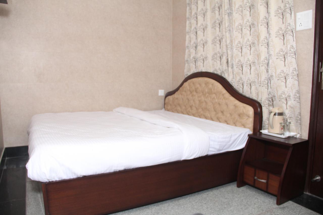 Hotel Silk Haldwāni المظهر الخارجي الصورة