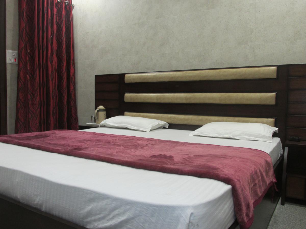 Hotel Silk Haldwāni المظهر الخارجي الصورة